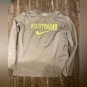 5/20🌻 Boys Nike Football T-Shirt